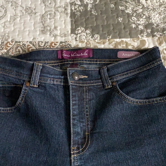 GLORIA VANDERBILT Amanda Jeans - Picture 3 of 11